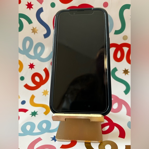 Metal Cellphone Holder - Picture 1 of 5